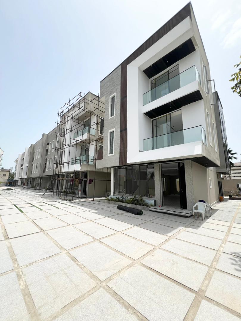 5-bedroom-detached-house-with-2-room-bq-for-sale-lagos (1)