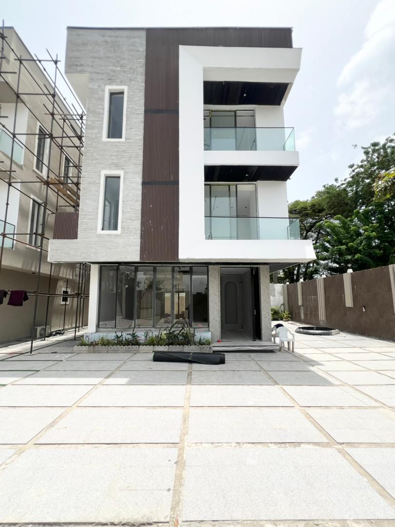 5-bedroom-detached-house-with-2-room-bq-for-sale-lagos (2)
