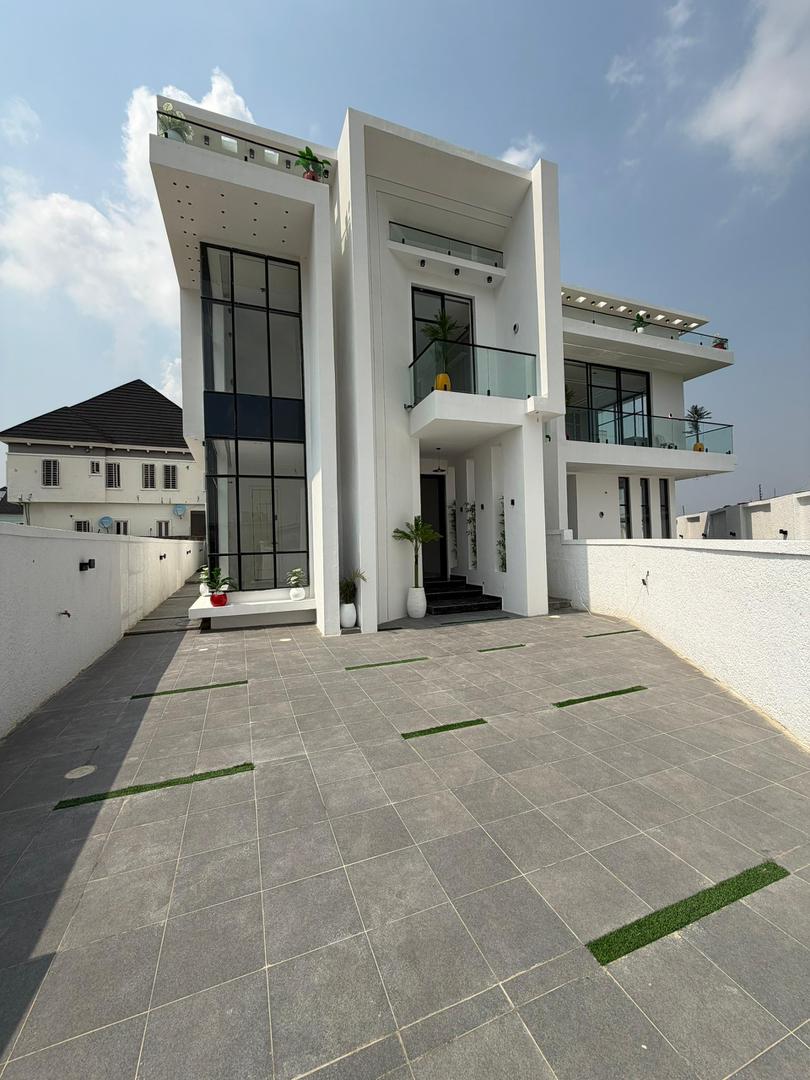 Luxury 5 Bedroom Fully Detached Duplex for sale in Chevron, Lekki, Lagos (3)