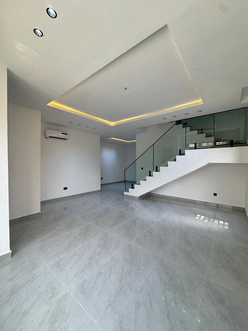 3-bedroom-maisonette-duplex-for-sale-lekki-phase-1-lekki-lagos (6)