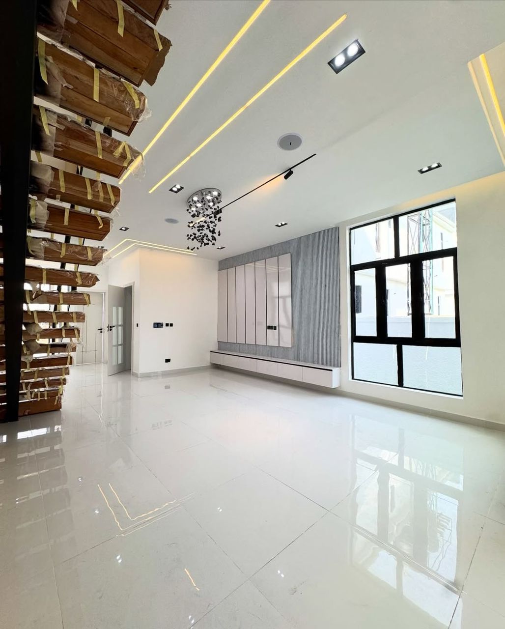 sale-5-bedroom-house-ikota-lekki-rooftop (10)