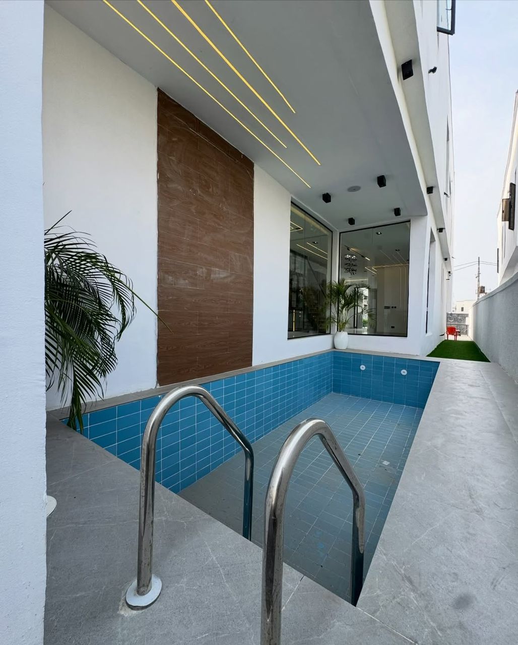 sale-5-bedroom-house-ikota-lekki-rooftop (15)