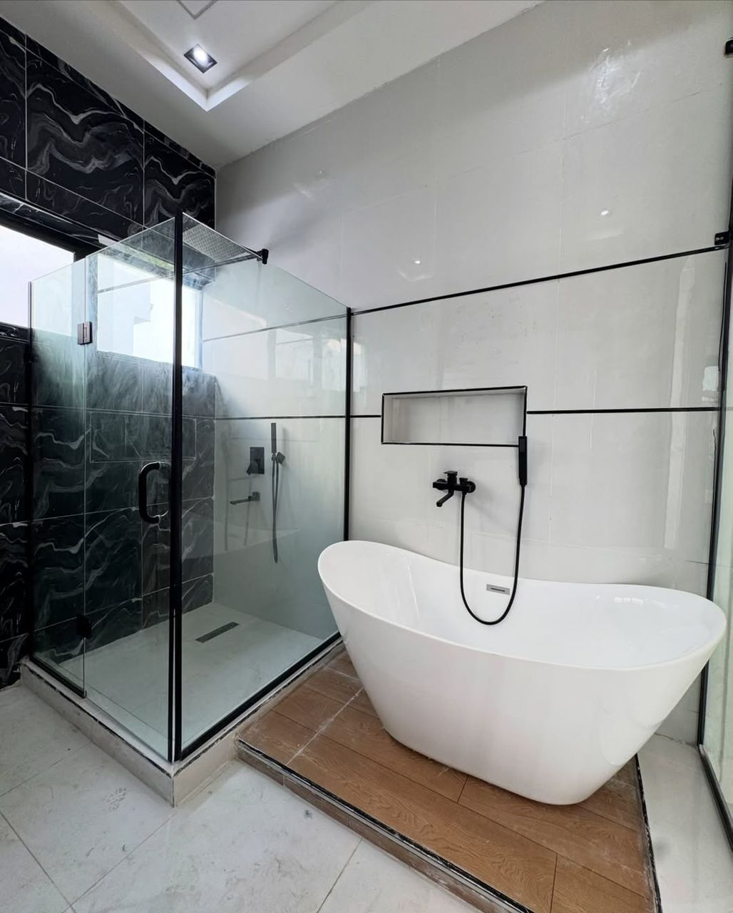 sale-5-bedroom-house-ikota-lekki-rooftop (8)