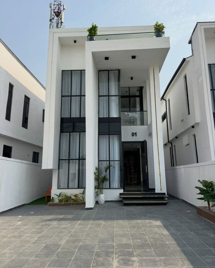 sale-5-bedroom-house-ikota-lekki-rooftop