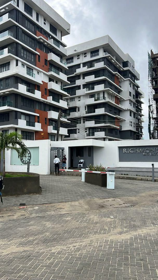3-bedroom-flat-with-bq-for-sale-lekki-phase-1-lagos (1)