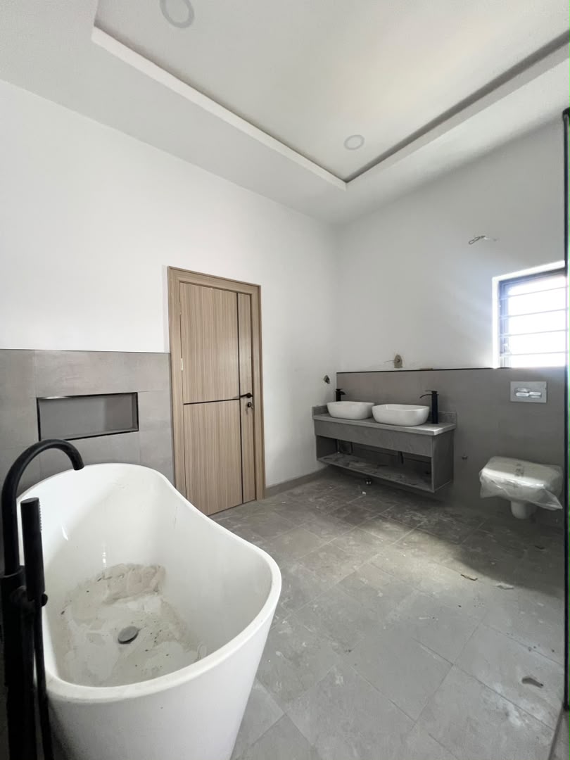 4 Bedroom Terrace Duplex for Sale in Lekki Phase 1, Lagos (22)