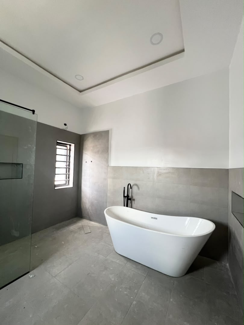 4 Bedroom Terrace Duplex for Sale in Lekki Phase 1, Lagos (24)