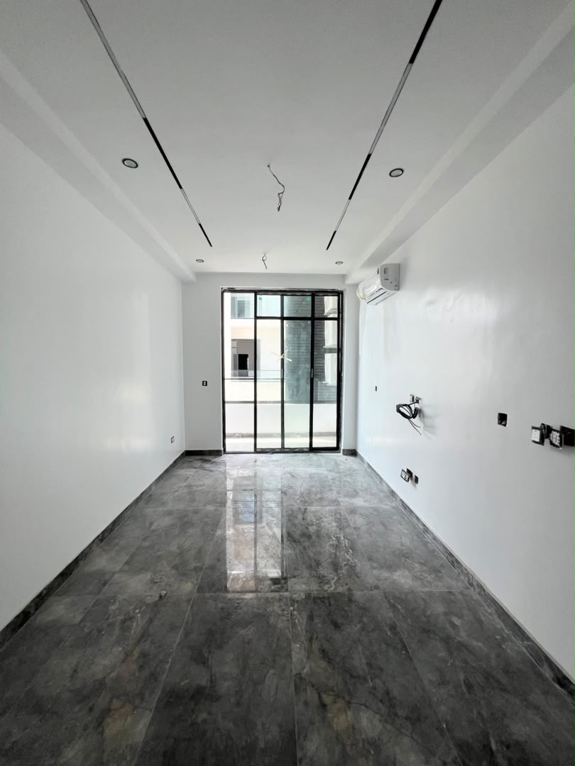 4 Bedroom Terrace Duplex for Sale in Lekki Phase 1, Lagos (29)