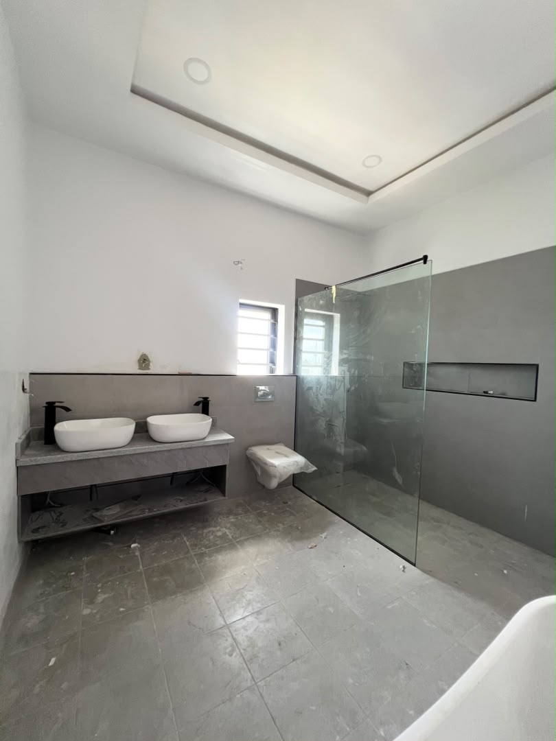 4 Bedroom Terrace Duplex for Sale in Lekki Phase 1, Lagos (3)