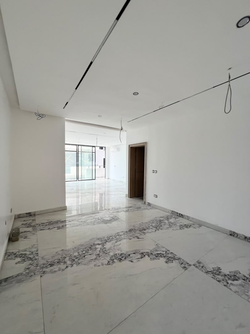 4 Bedroom Terrace Duplex for Sale in Lekki Phase 1, Lagos (5)