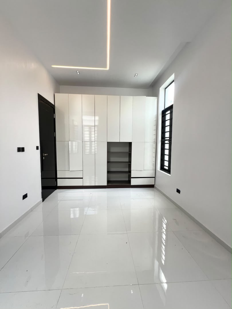 5-bedroom-fully-detached-duplex-swimming-pool-lagos (22)