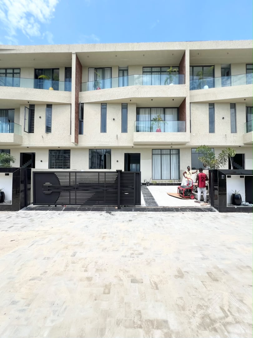 luxury-5-bedroom-terrace-townhouse-lagos (1)