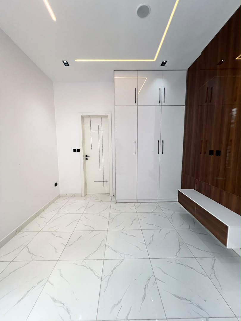 verified-2-bedroom-apartments-for-sale-ikate-lekki-lagos (10)