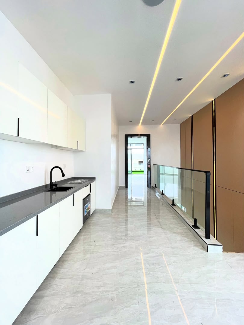 5-Bedroom Duplex Terrace For sale - Osapa London-Lekki (1)