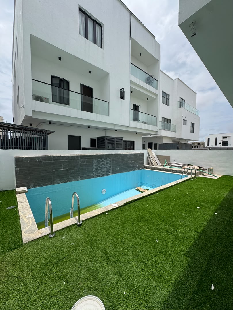 5-bedroom duplex with a pool Next (1)