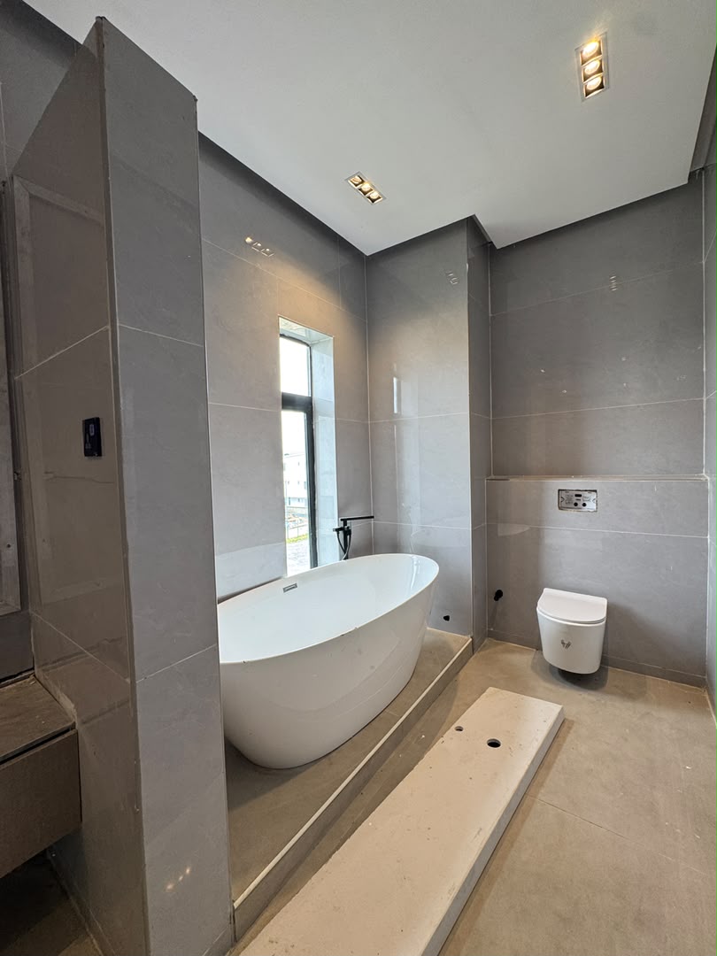 5-bedroom duplex with a pool Next (8)