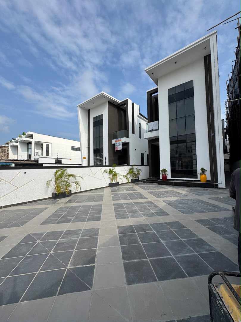 5-bedroom-property-for-sale-ikota-lekki