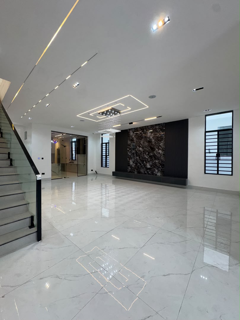 Fully Detached House For Sale in CHEVRON DRIVE LEKKI (2)